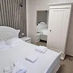 Dnt House 2 Vendégház Craiova