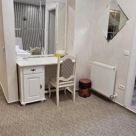 Dnt House 2 4* Craiova